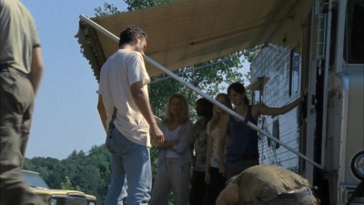 twd1x03_0713.jpg