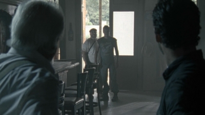 twd2x08_0926.jpg