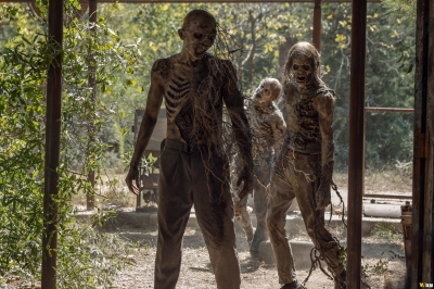 the-walking-dead-s10e10-stalker-013.jpg