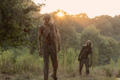 the-walking-dead-s10e10-stalker-015.jpg