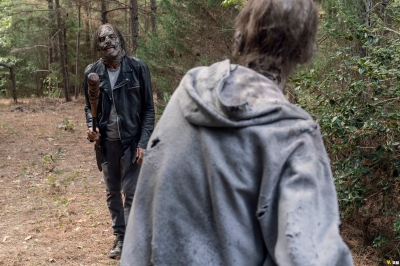 the-walking-dead-s10e12-walk-with-us-001.jpg