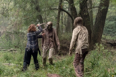 the-walking-dead-s10e12-walk-with-us-013.jpg