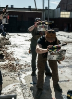 tales-of-the-walking-dead-s01e01-evie-joe-bastidores-009.jpg