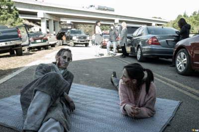 tales-of-the-walking-dead-s01e02-blair-gina-bastidores-029.jpg