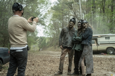 tales-of-the-walking-dead-s01e03-dee-bastidores-027.jpg