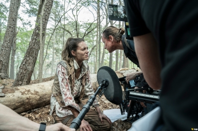 tales-of-the-walking-dead-s01e03-dee-bastidores-034.jpg