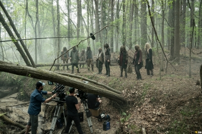 tales-of-the-walking-dead-s01e03-dee-bastidores-042.jpg