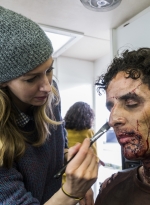 fear-the-walking-dead-s03e04-100-bastidores-009.jpg