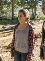 fear-the-walking-dead-s03e05-burning-in-water-drowning-in-flame-041.jpg