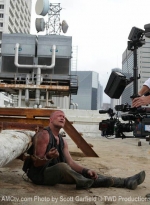 the-walking-dead-s01e03-tell-it-to-the-frogs-bastidores-008.jpg