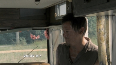 twd2x08_0119.jpg