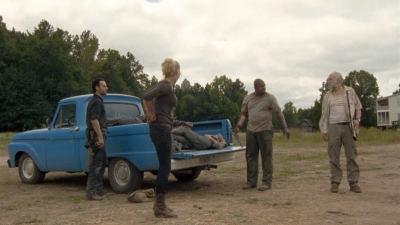 twd2x08_0403.jpg