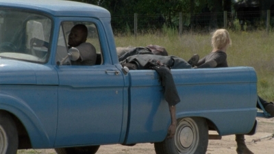 twd2x08_0423.jpg