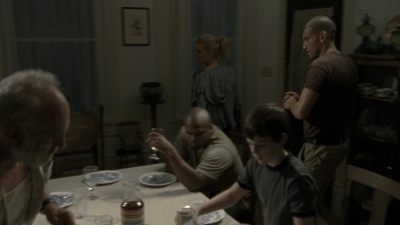 twd2x09_0114.jpg