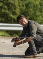 the-walking-dead-s07e09-rock-in-the-road-034.jpg