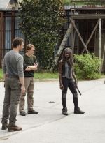 the-walking-dead-s07e09-rock-in-the-road-048.jpg