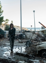 the-walking-dead-daryl-dixon-s01e01-lame-perdue-048.jpg