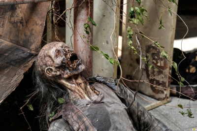the-walking-dead-dead-city-s01e02-whos-there-005.jpg