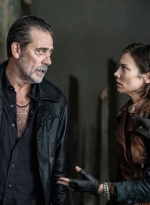 the-walking-dead-dead-city-s01e02-whos-there-003.jpg