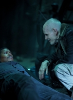 the-walking-dead-dead-city-s01e02-whos-there-010.jpg