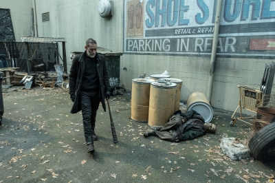 Click to view full size image
==============
the-walking-dead-dead-city-s03e08-tenebrae-017.jpg the-walking-dead-dead-city-s03e08-tenebrae-017.jpg