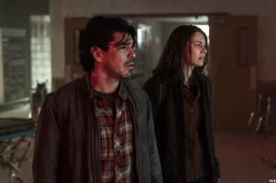 Click to view full size image
==============
the-walking-dead-dead-city-s03e08-tenebrae-035.jpg the-walking-dead-dead-city-s03e08-tenebrae-035.jpg