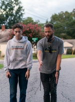 twd-world-beyond-s01e02-the-blaze-of-gory-bastidores-004.jpg