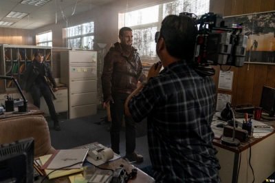 twd-world-beyond-s01e03-the-tyger-and-the-lamb-bastidores-001.jpg