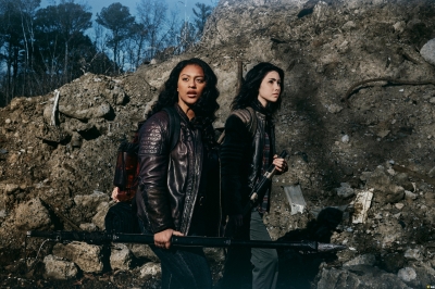 twd-world-beyond-1-temporada-portraits-007.JPG