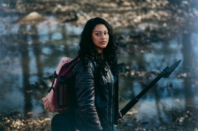 twd-world-beyond-1-temporada-portraits-011.JPG